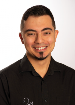 Ahmad Nounu - traditional and cosmetic dentist